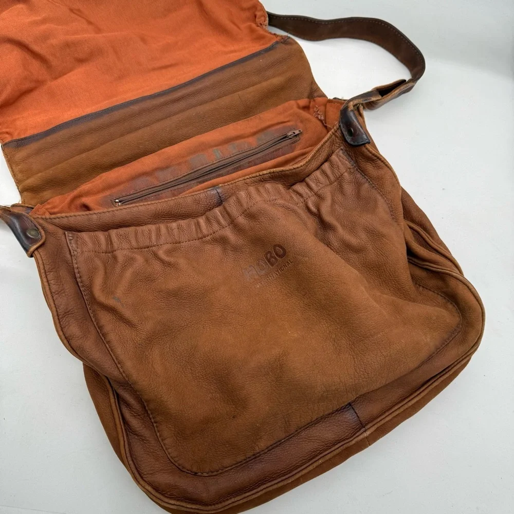 Hobo Brown Leather Crossbody Messenger Bag Distressed Grunge Bohemian Travel